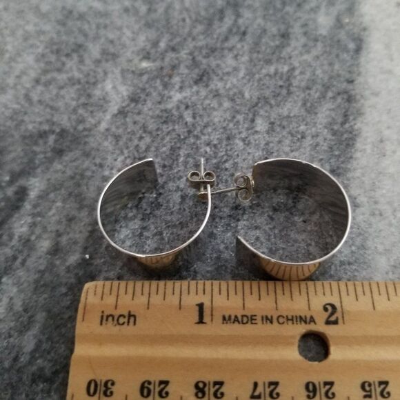 Vintage Wide Silver Tone 1 Inch Hoop Earrings, Polished, Estate - Picture 4 of 4